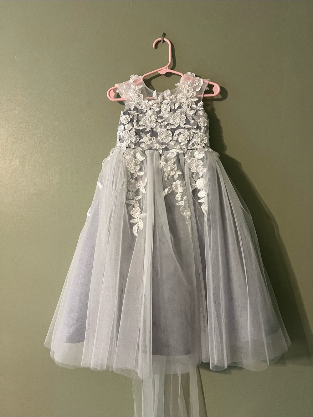 Elegant White Floral Appliqué Tulle Dress for Kids
